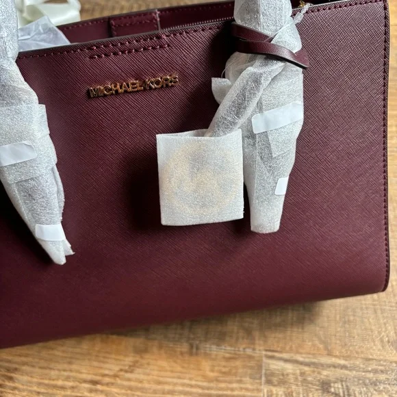 NWT Michael Kors Charlotte Medium Saffiano Leather Tote Bag - Picture 10 of 16